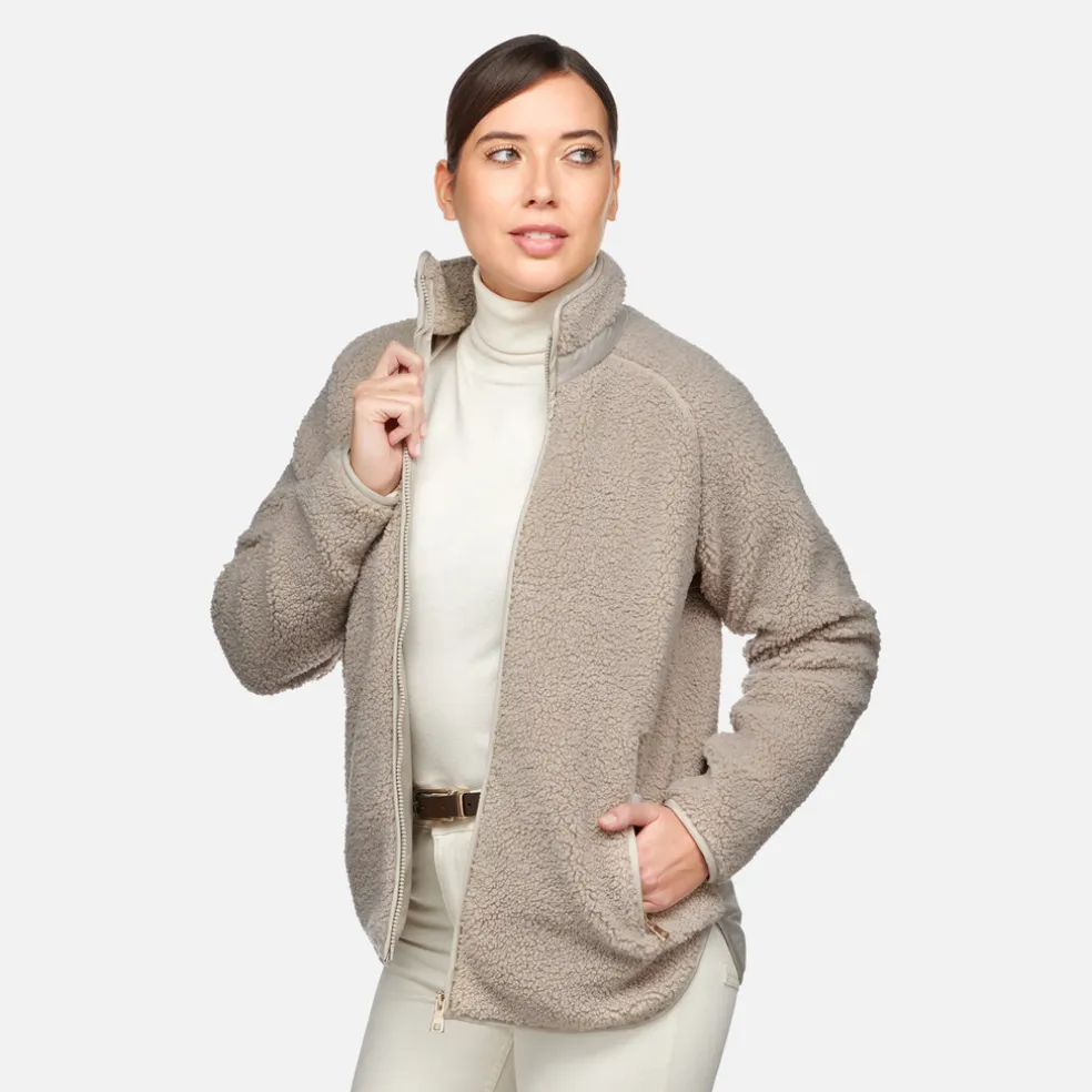 SWEATER WOMAN