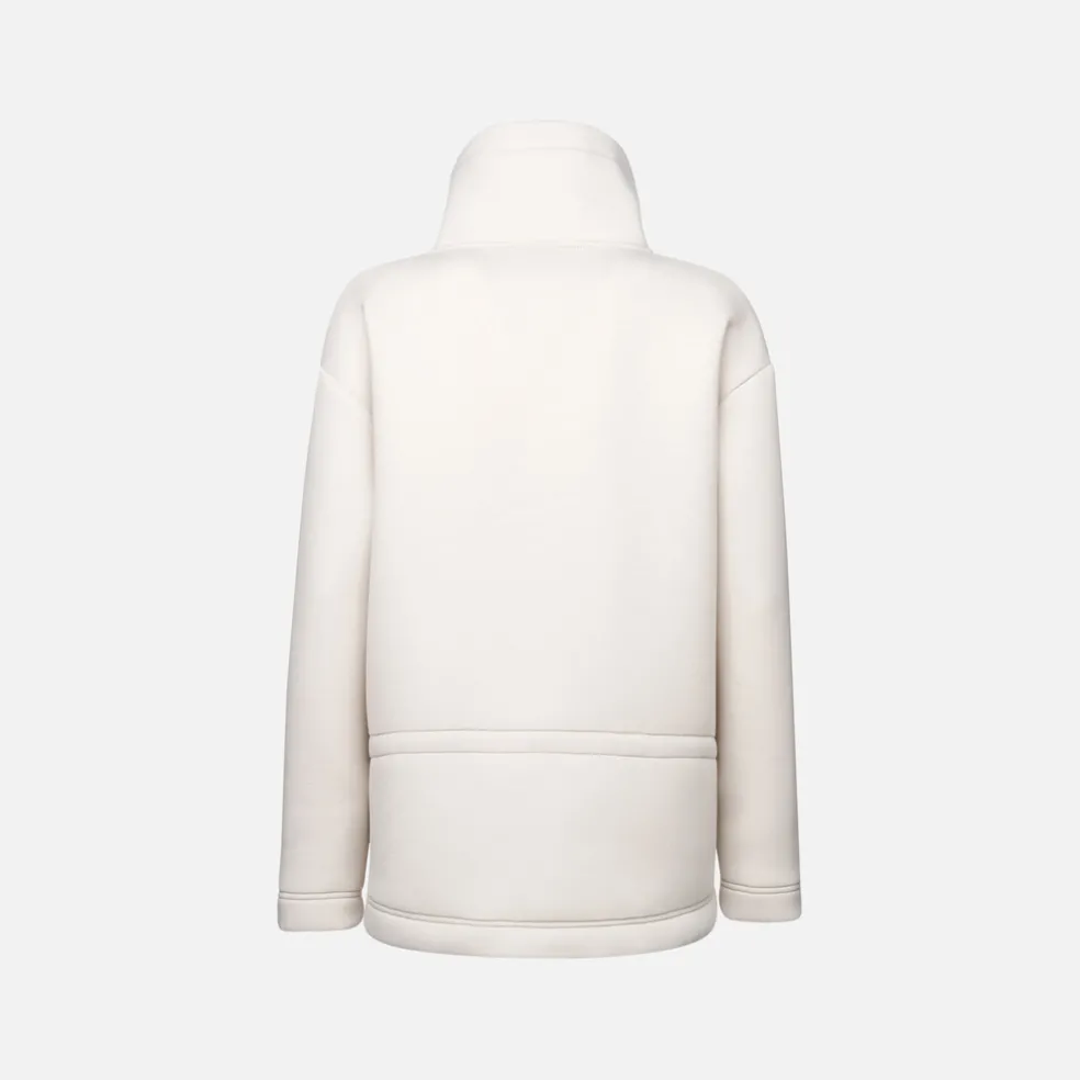 SWEATER WOMAN